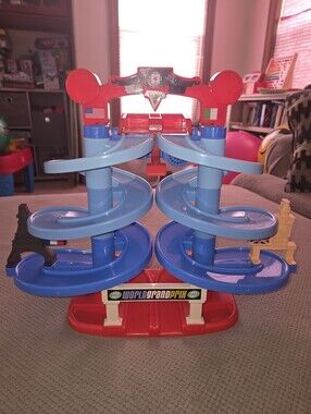 Fisher-Price Disney/Pixar Cars 2 Spiral Speedway Grand Prix 2010 playset Disney